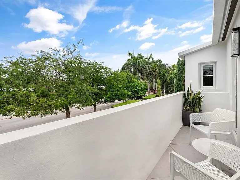 2887 Pine Tree Dr — Photo 27