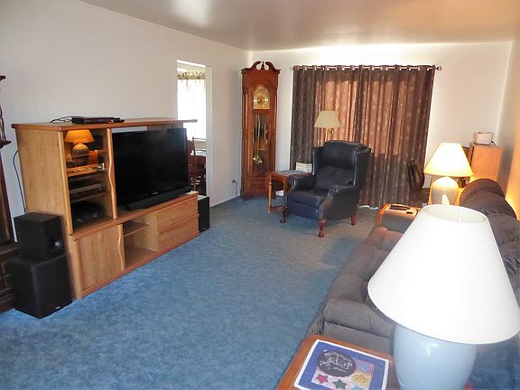 2nd image of 4 Dogwood Dr