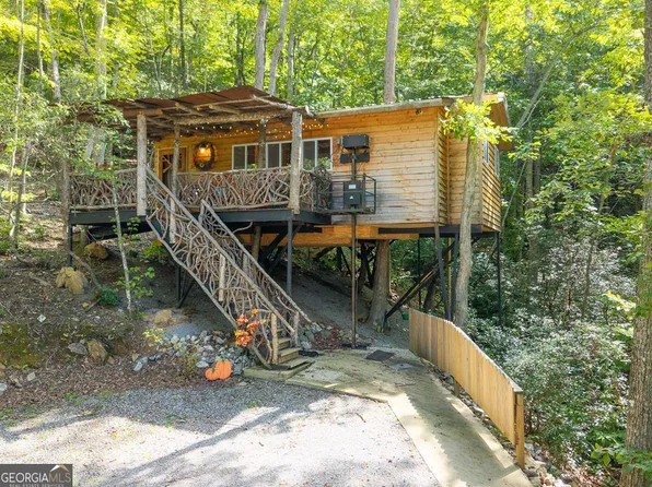 605 White St, Hiawassee, GA 30546