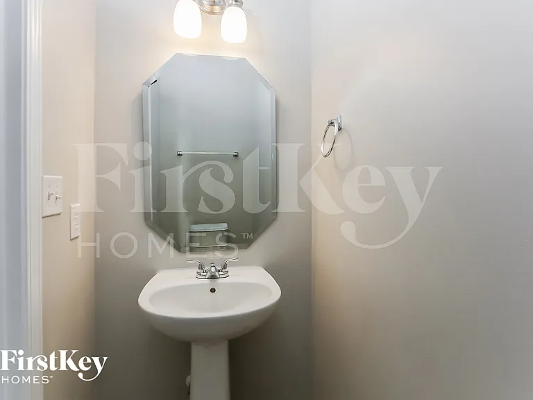 1376 Bottle Brush Ln — Photo 14