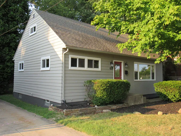619 Mull Ave — Photo 11