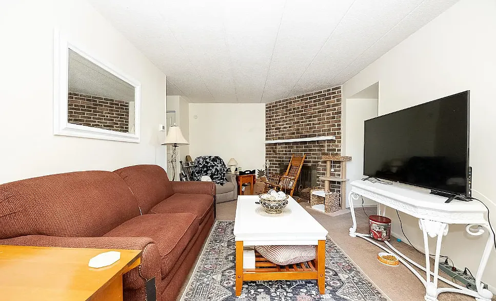 2 bed, 900 sqft, $1,550 — Photo 3