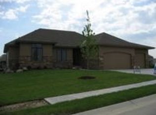 809 S 198th St, Elkhorn, NE 68022