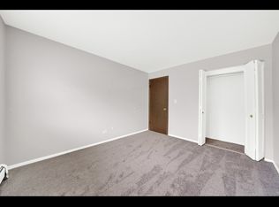 (Undisclosed Address), Addison, IL 60101