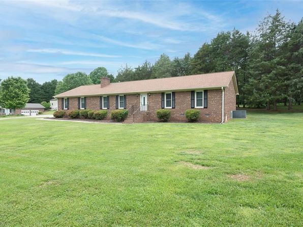201 E Laramie Dr, Mebane, NC 27302