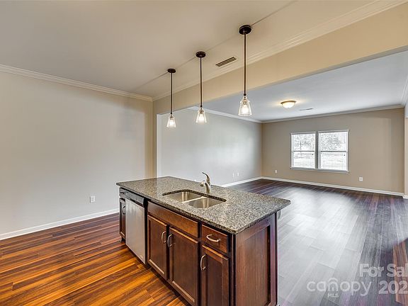 5th image of 876 Summerlake Dr