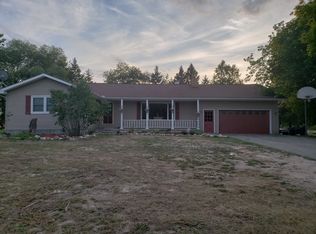 9075 Wing Rd, Cheboygan, MI 49721