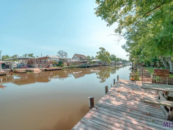 22303 Swan St, Maurepas, LA 70449