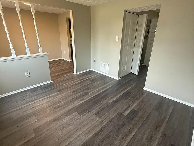 5752 Charstone Ct — Photo 11