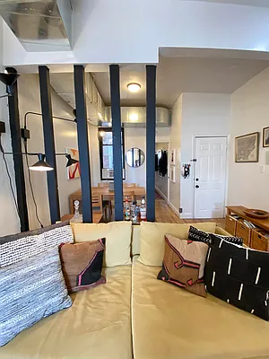 Rented by The Brokerage Group LLC | media 30