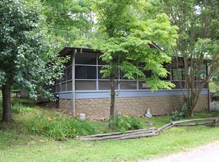 5828 Lakeshore Dr, Tallassee, TN 37878