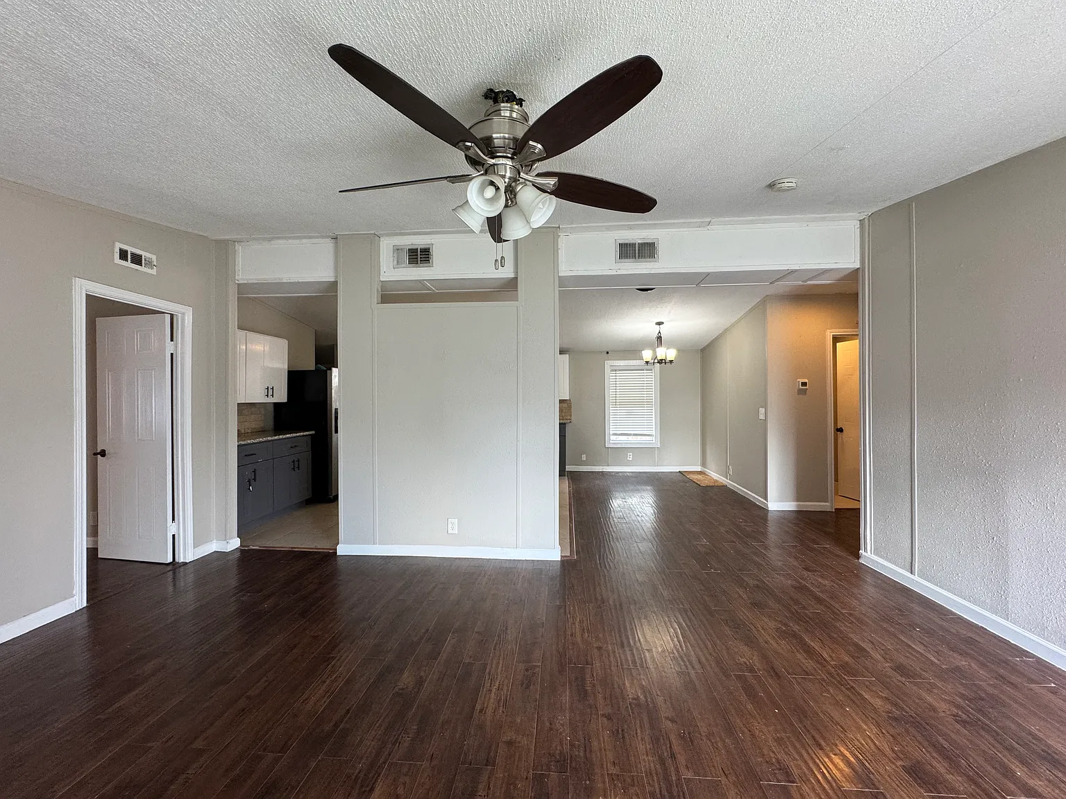 3 bed, 1456 sqft, $1,550 — Photo 4