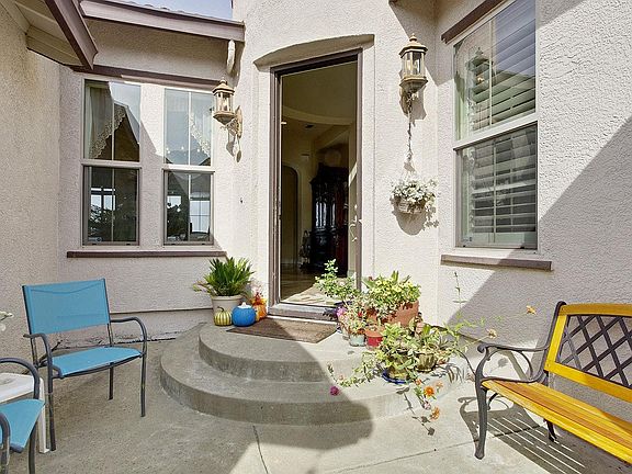 Courtyard Entry