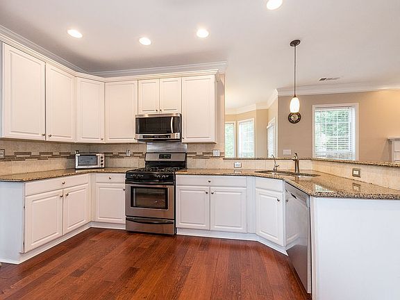 3rd image of 1625 Elgaen Place Dr