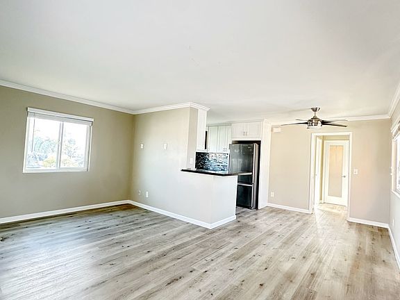 3rd image of 4411 Louisiana St APT 04