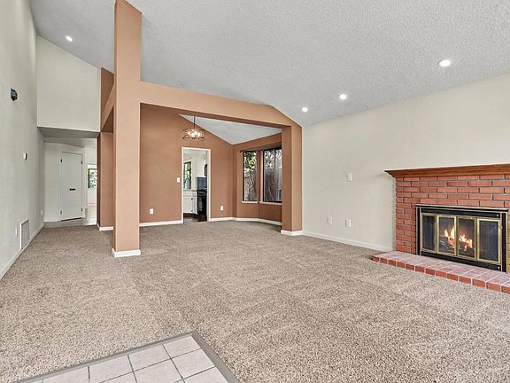 5th image of 1130 Williams St