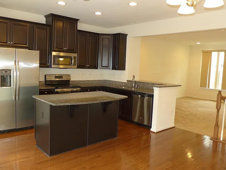 7218 Sugar Magnolia Ln — Photo 10