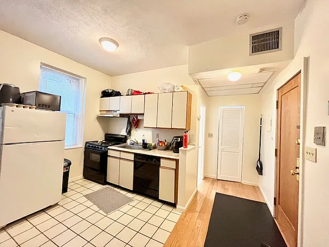 1411 Commonwealth Ave — Photo 1
