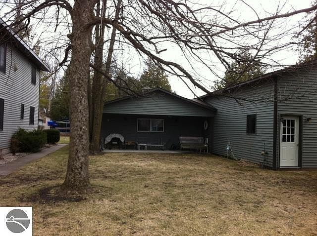 938 S Main St Au Gres MI 48703 Zillow