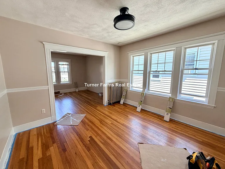 158 W Adams St — Photo 15