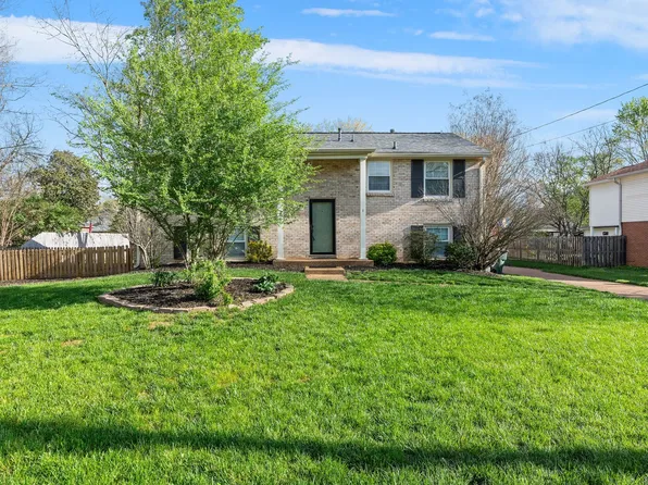 8070 Esterbrook Dr, Nashville, TN 37221