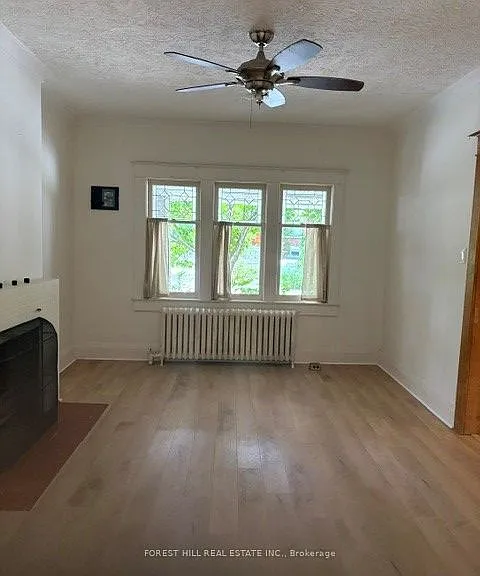 370 Spadina Rd — Photo 5