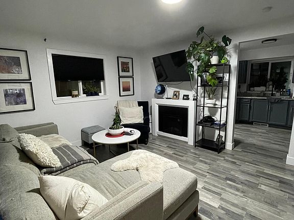 3rd image of 410 Highland Dr