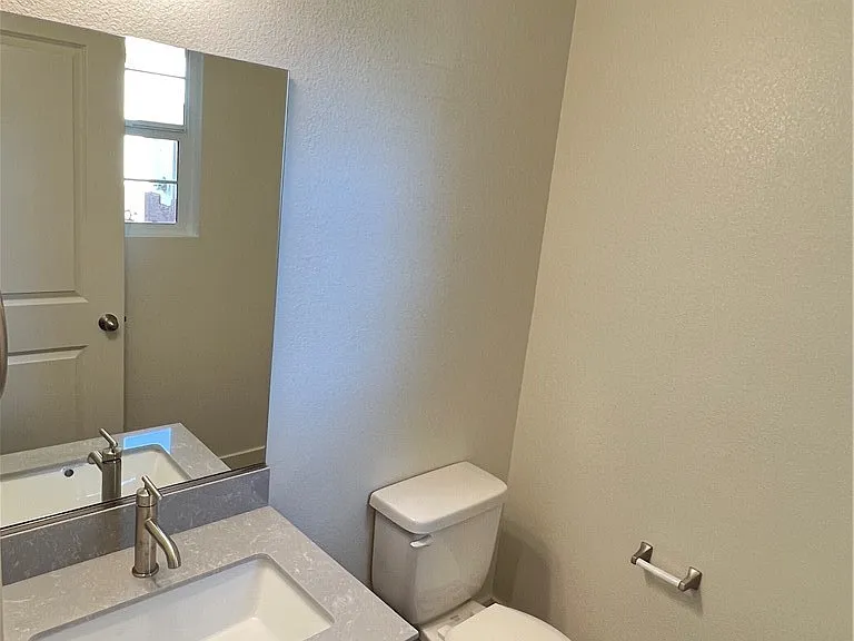 1421 Jules Ln — Photo 13