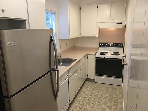 4th image of 171 W Poplar Ave #A