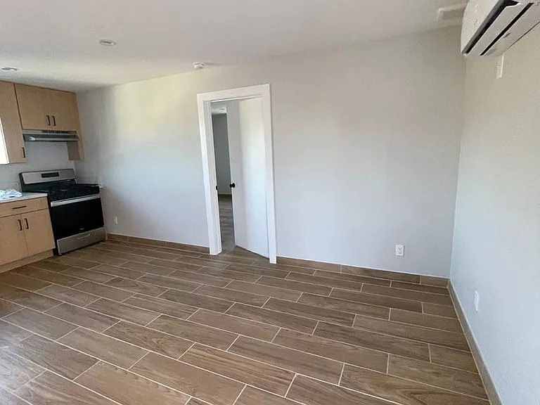 4620 Compton Ave — Photo 31