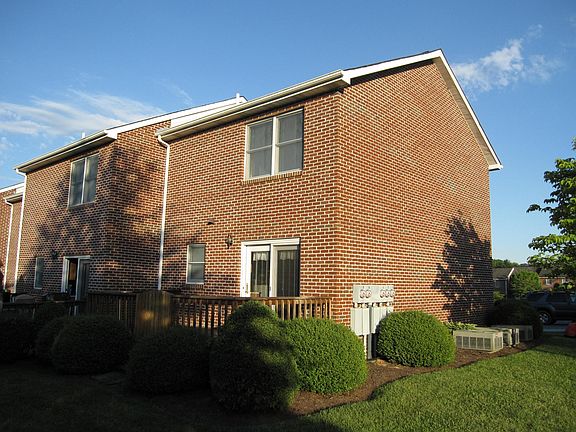2nd image of 807 Edgemont North St NE #807A