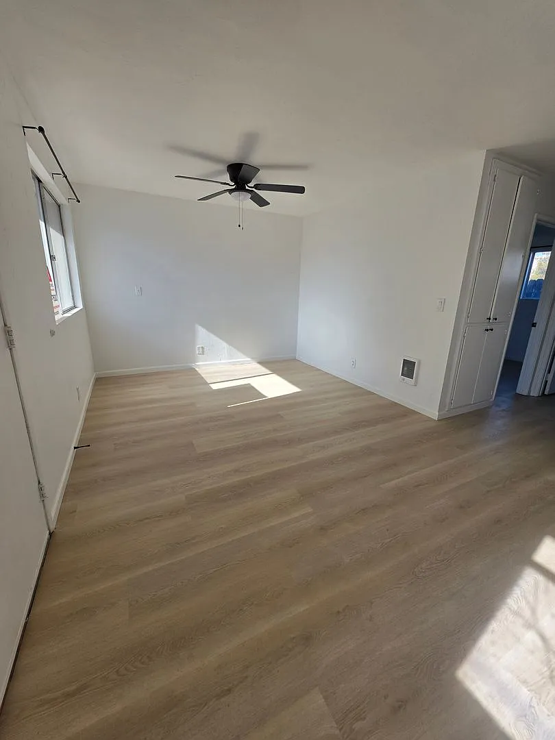 6110 - Lyons Ln — Photo 3