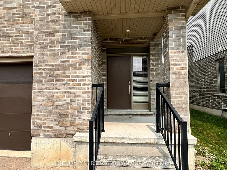 1660 Valhalla St — Photo 2