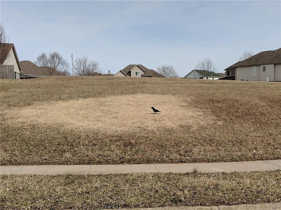 2nd image of 3205 Sunrise Dr