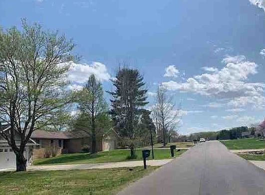 Exterior Neighborhood (street photo)