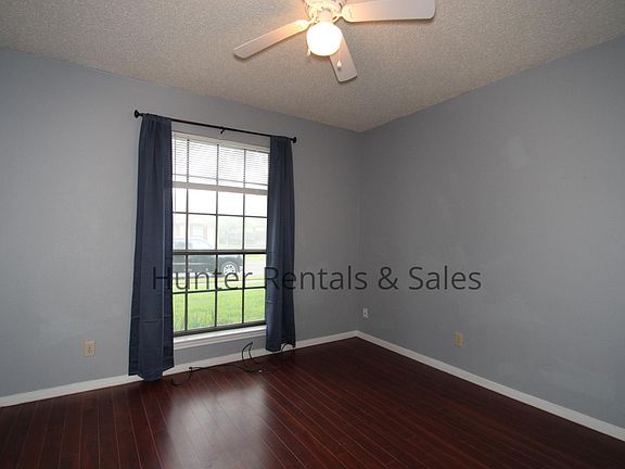 5th image of 1704 Leisha Dr