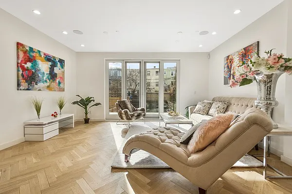 Sold by Bold New York | media 16