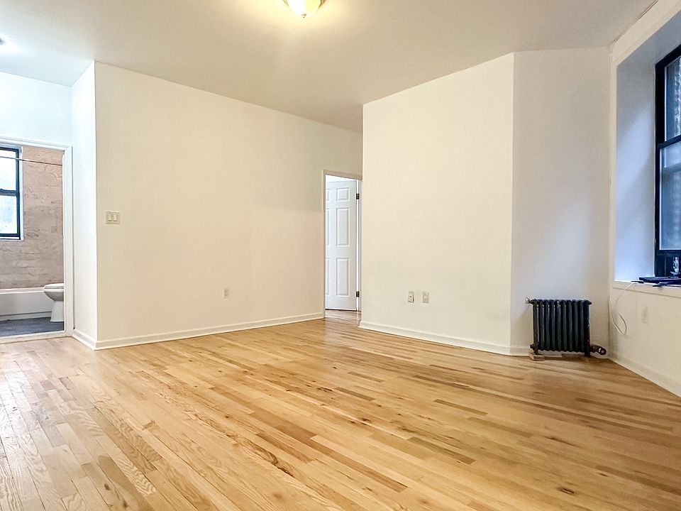 1st image of 215 E 4th St