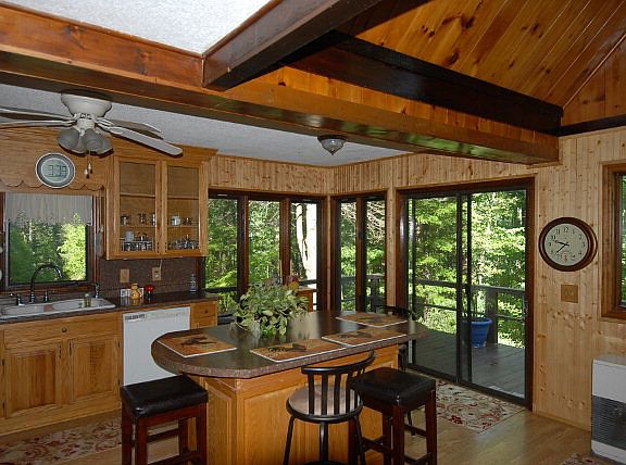 5th image of 151 Eagle View Dr