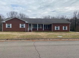 135 Oak Creek Dr, Danville, VA 24541