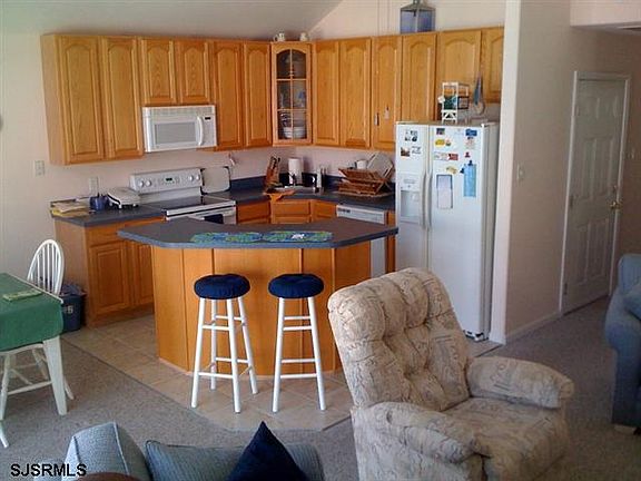 2nd image of 816 Plymouth Pl