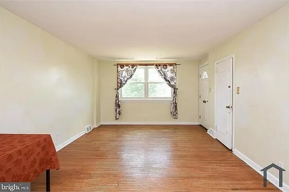 1 bed, $1,100 — Photo 3