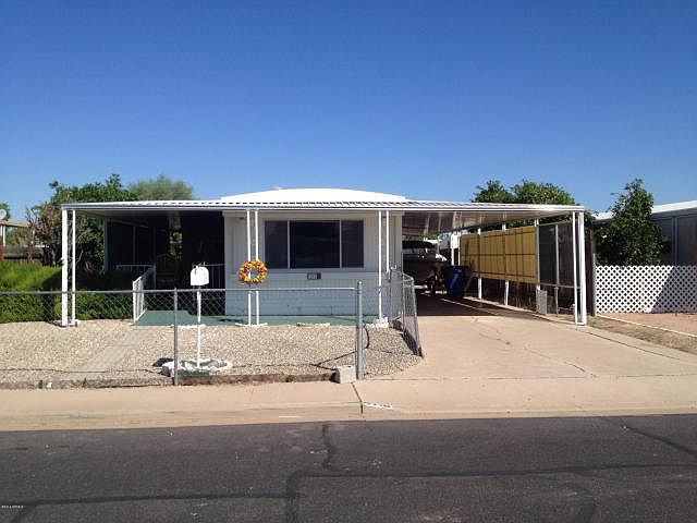 1st image of 2716 E Belmont Ave