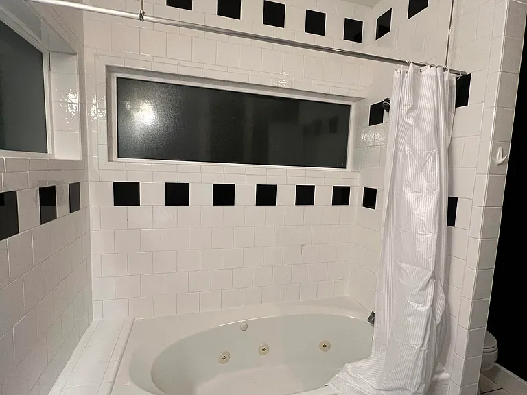 1702 W Main St #B — Photo 17