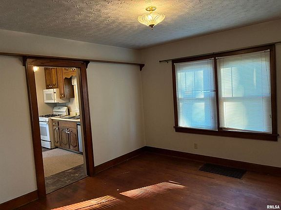 4th image of 422 45th St