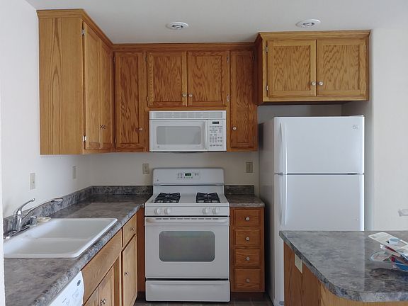 4th image of 1070 Penelope Ct