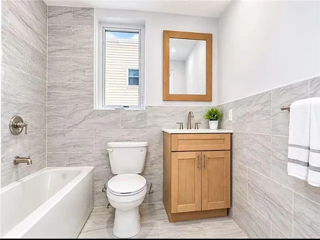 22 Hope Ave — Photo 3