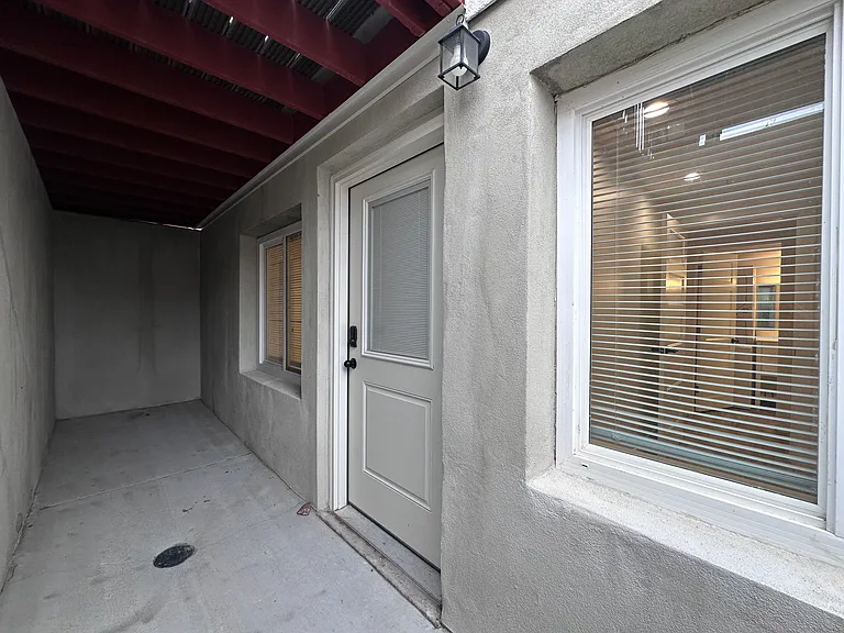285 W Olympic Ln — Photo 8