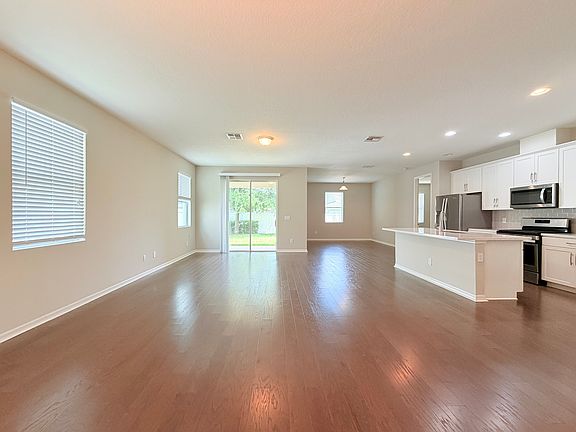 4th image of 15225 Honeybell Dr