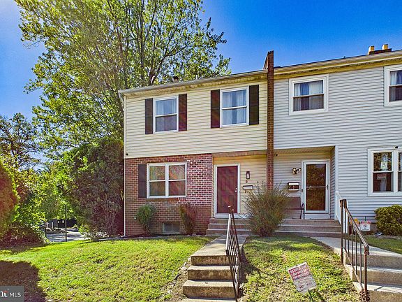 2nd image of 8 Bristol Way